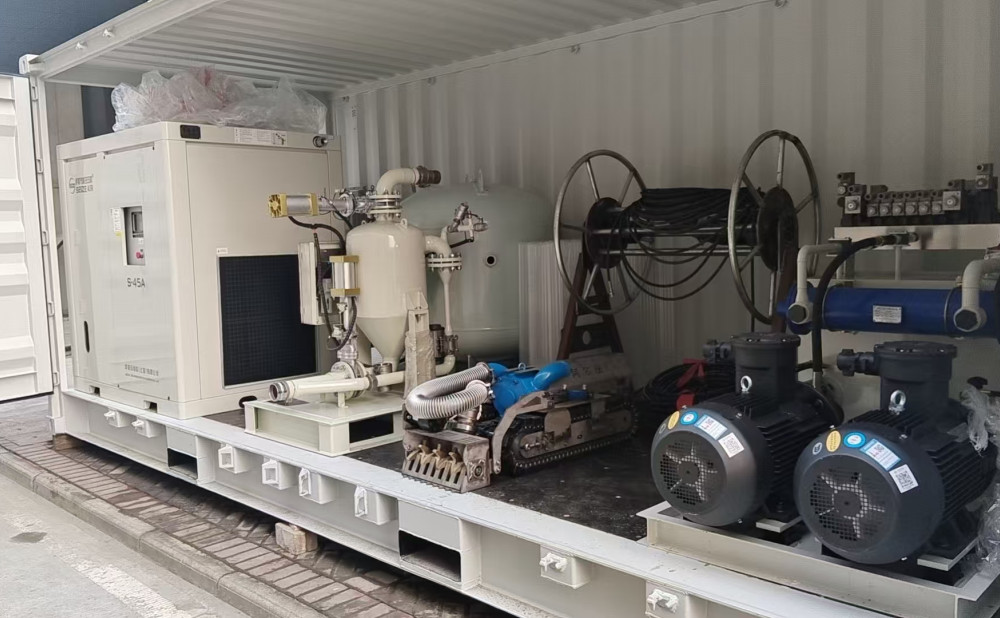 Tank Cleaning Robot Working Video